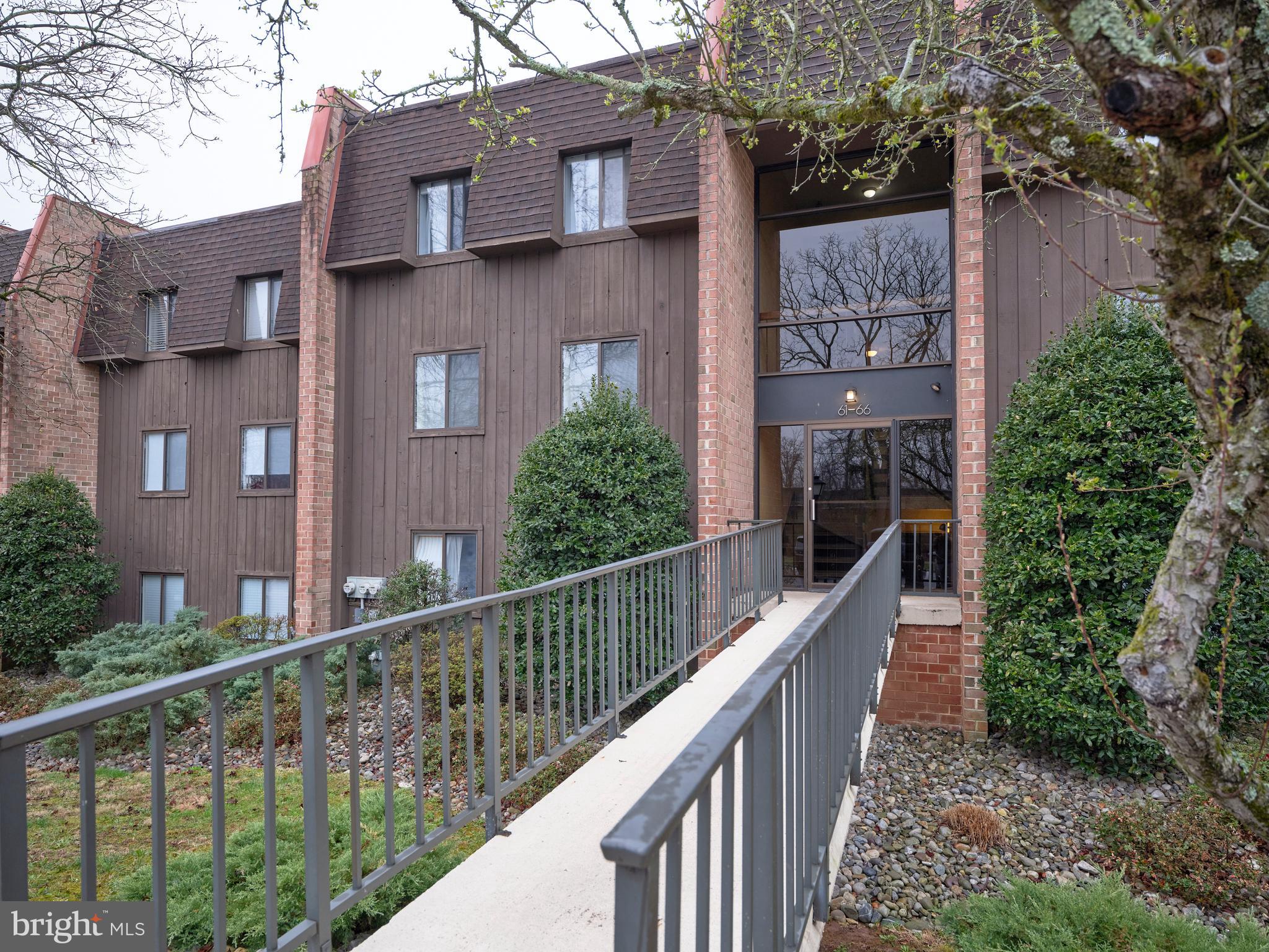 61 HERMITAGE DR