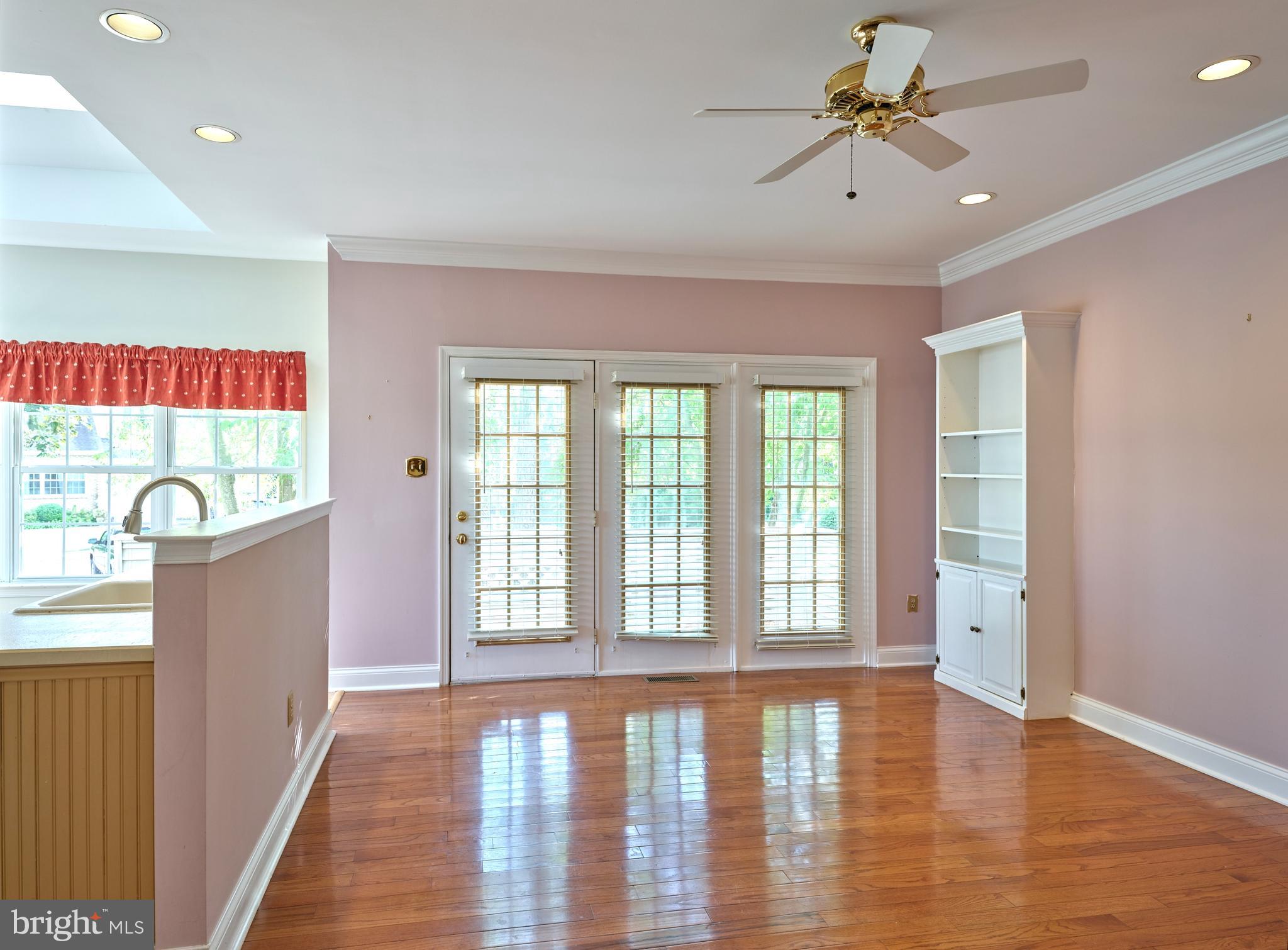 288 DEERFIELD COURT