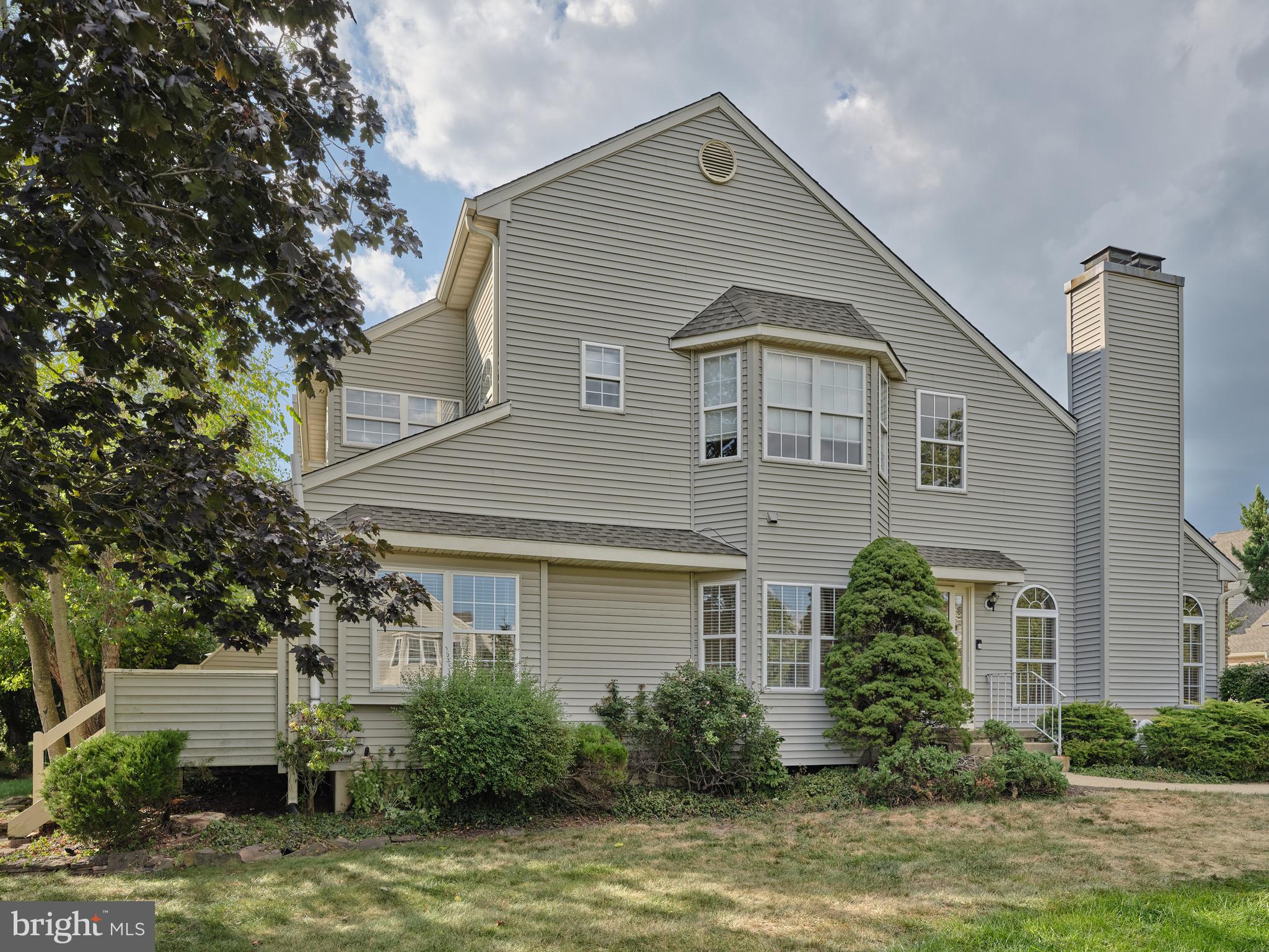 288 DEERFIELD COURT