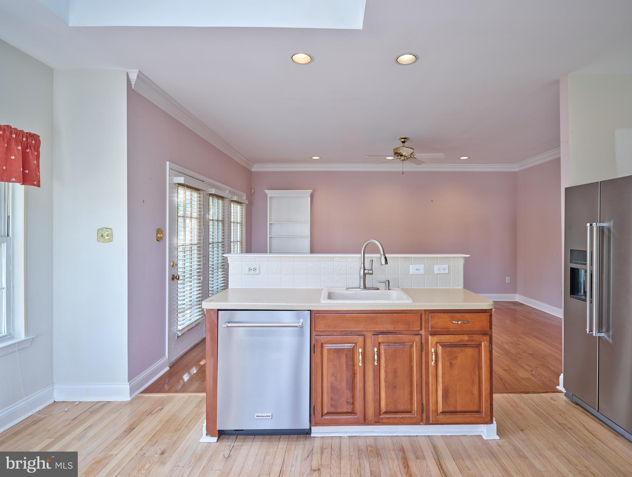 288 DEERFIELD COURT