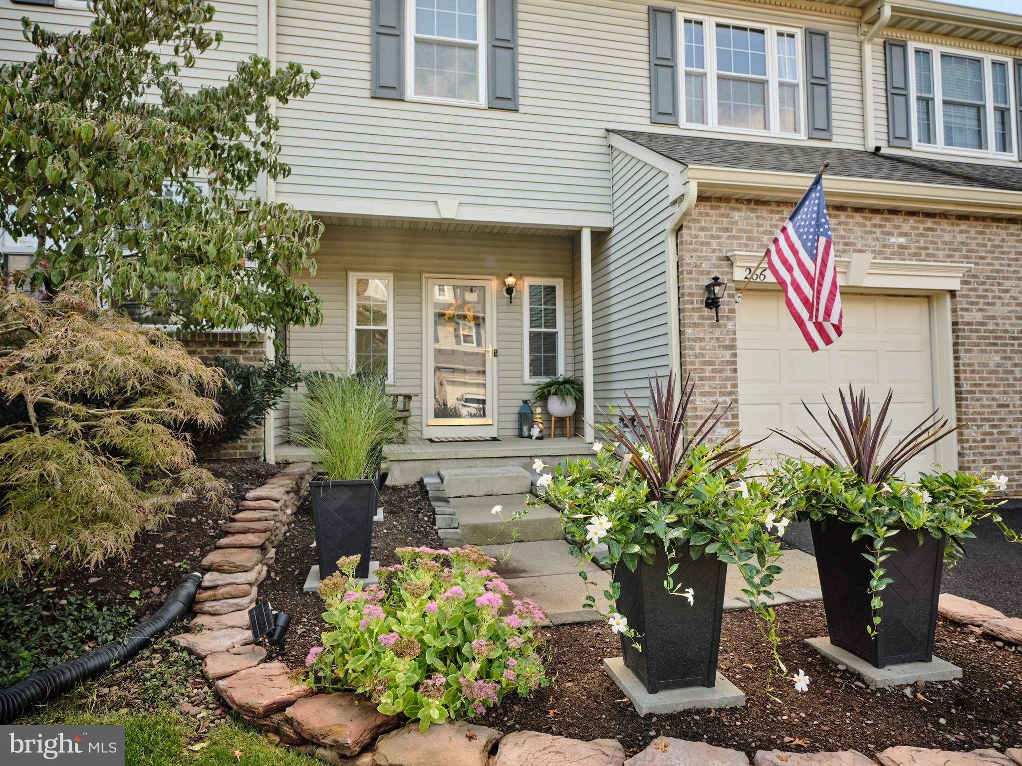 266 DEERFIELD COURT