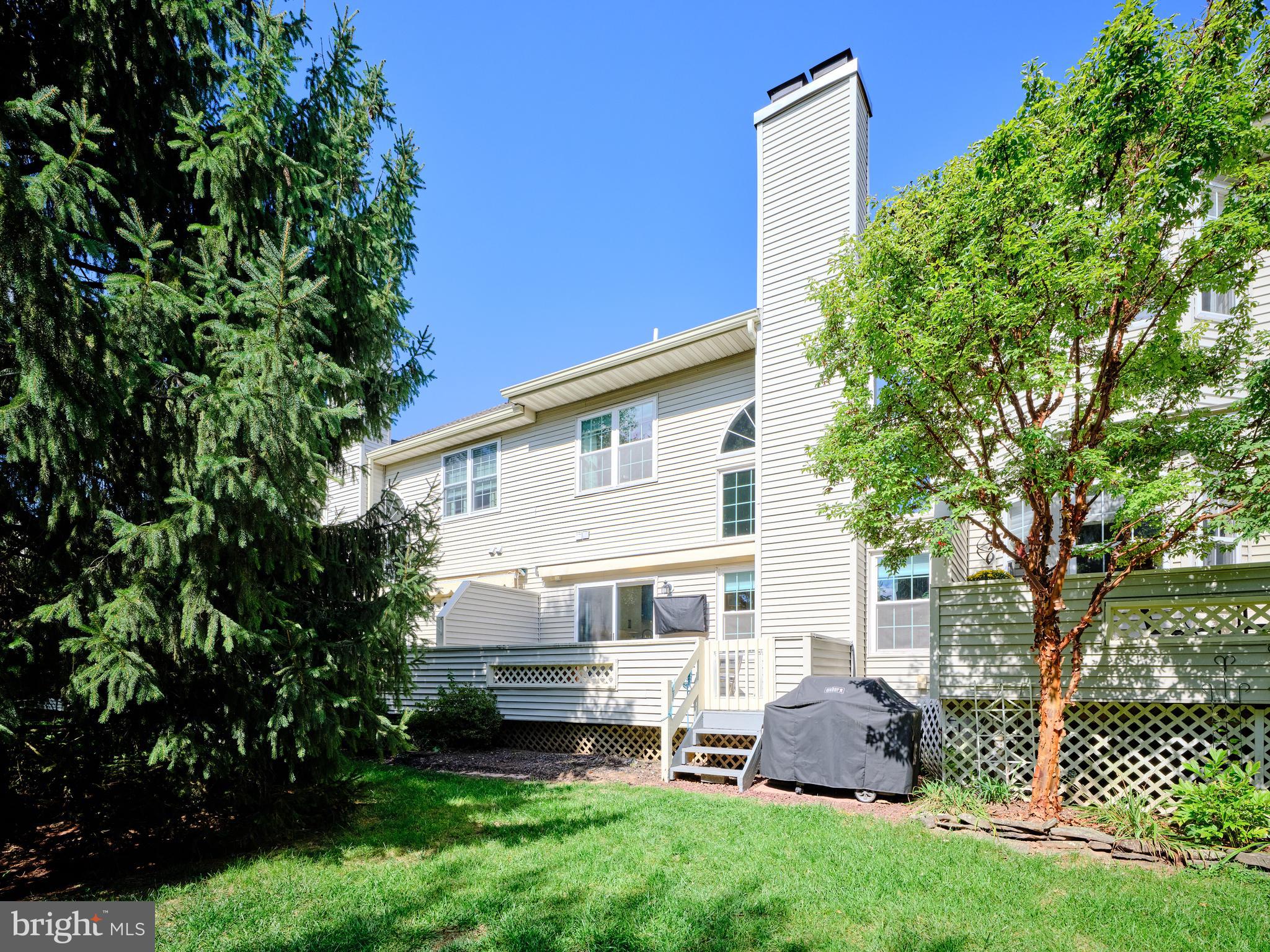 266 DEERFIELD COURT