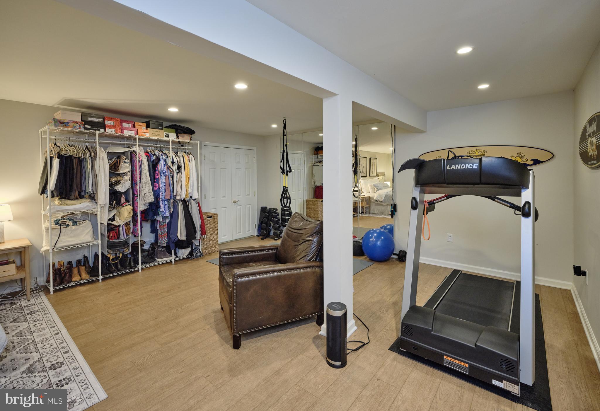 266 DEERFIELD COURT