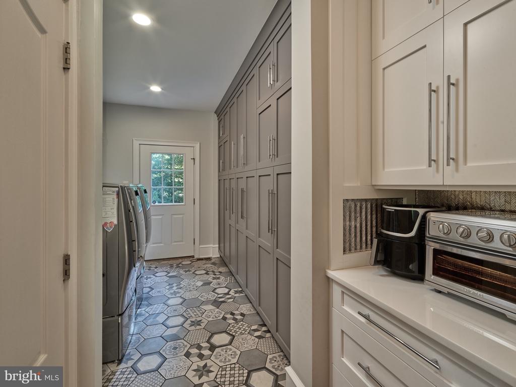 5 GLEN EAGLES DRIVE