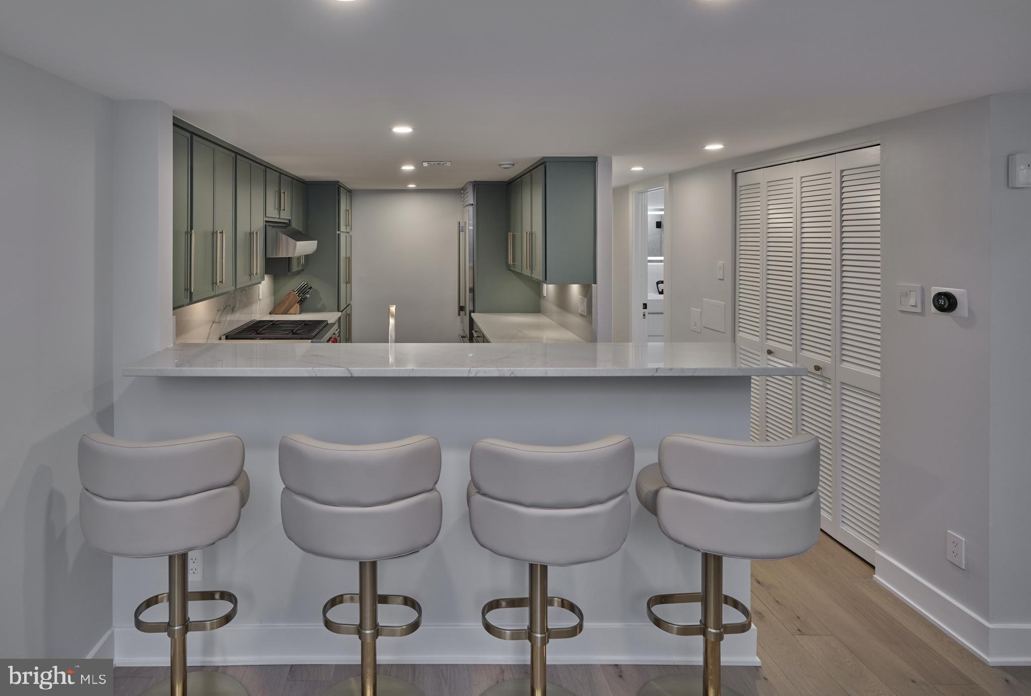 18 SAINT JAMES COURT 6