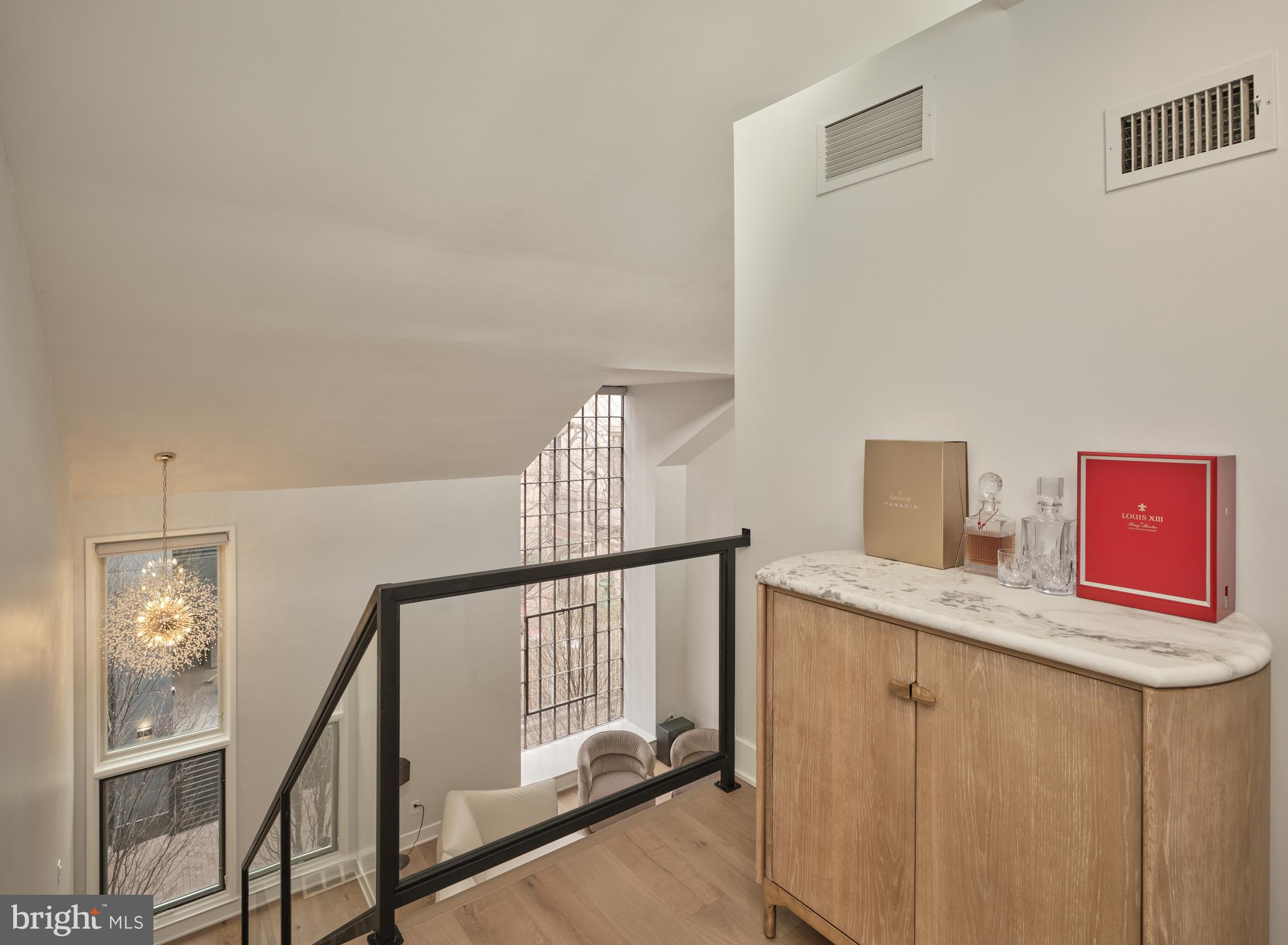 18 SAINT JAMES COURT 6