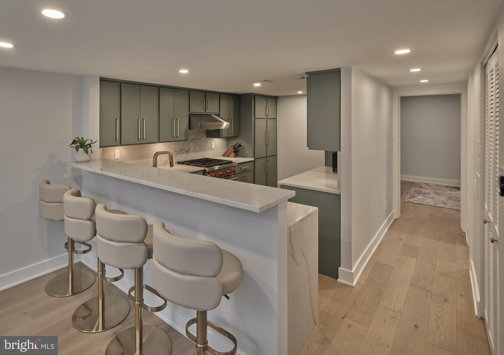 18 SAINT JAMES COURT 6