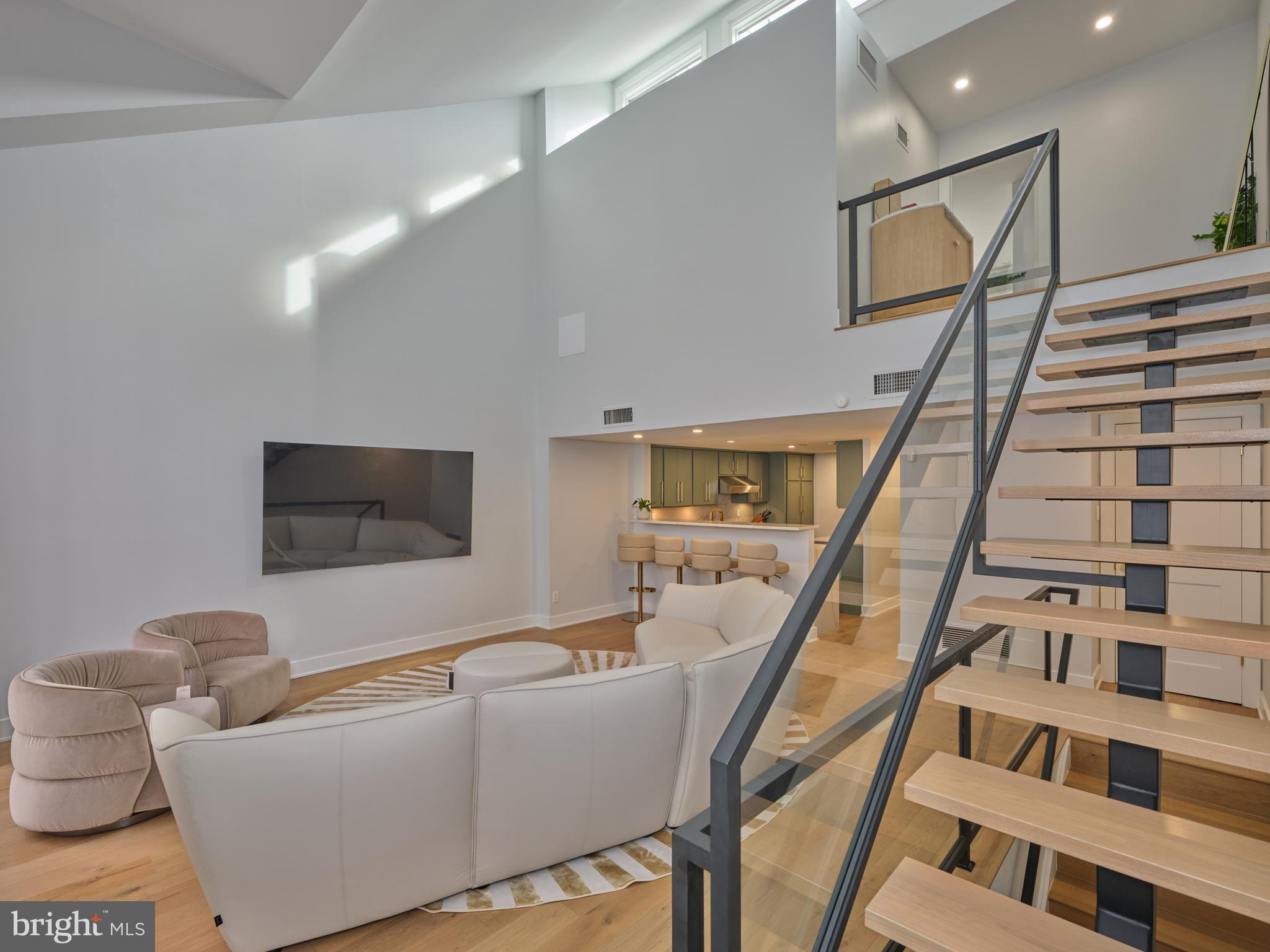 18 SAINT JAMES COURT 6