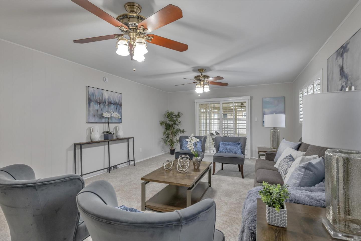 3375 Pepper Tree LN