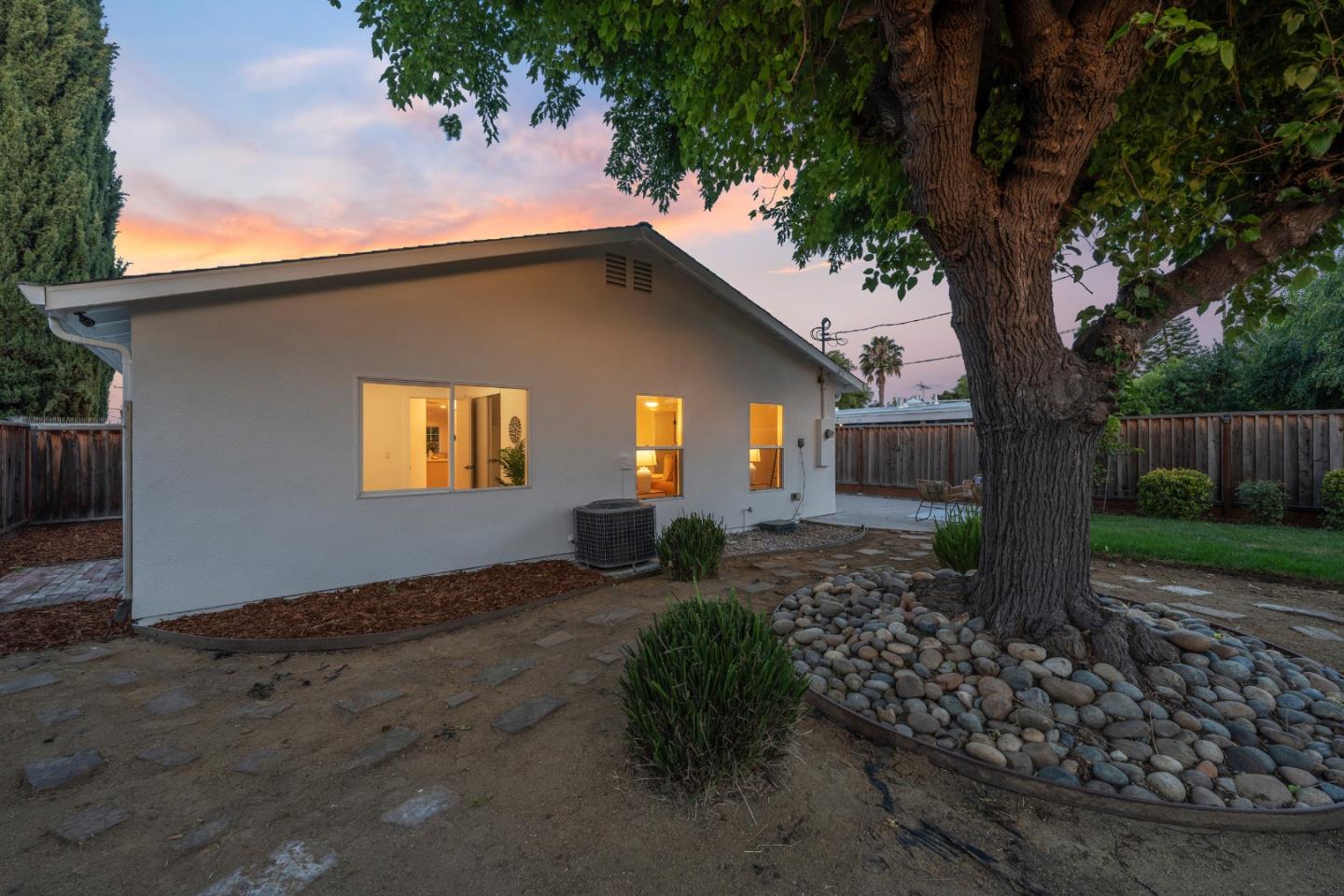 944 White DR