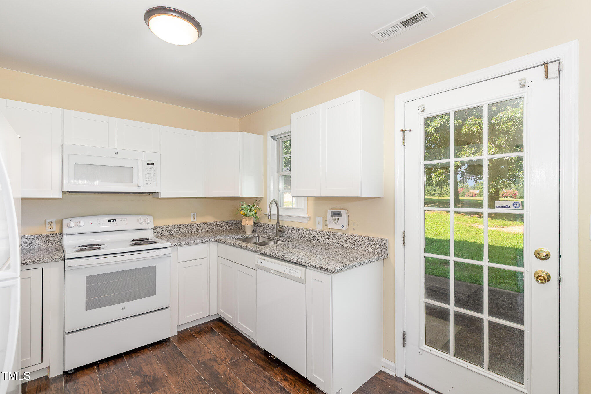 2125 Ventana Lane