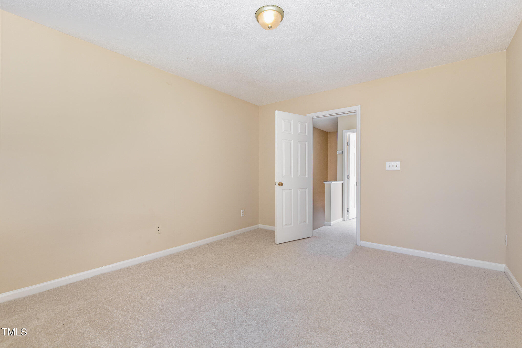 2125 Ventana Lane