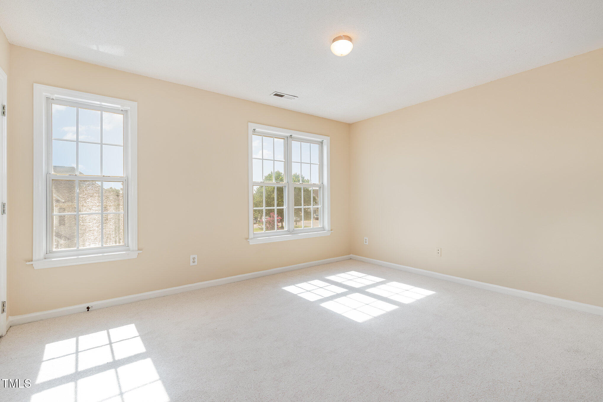2125 Ventana Lane