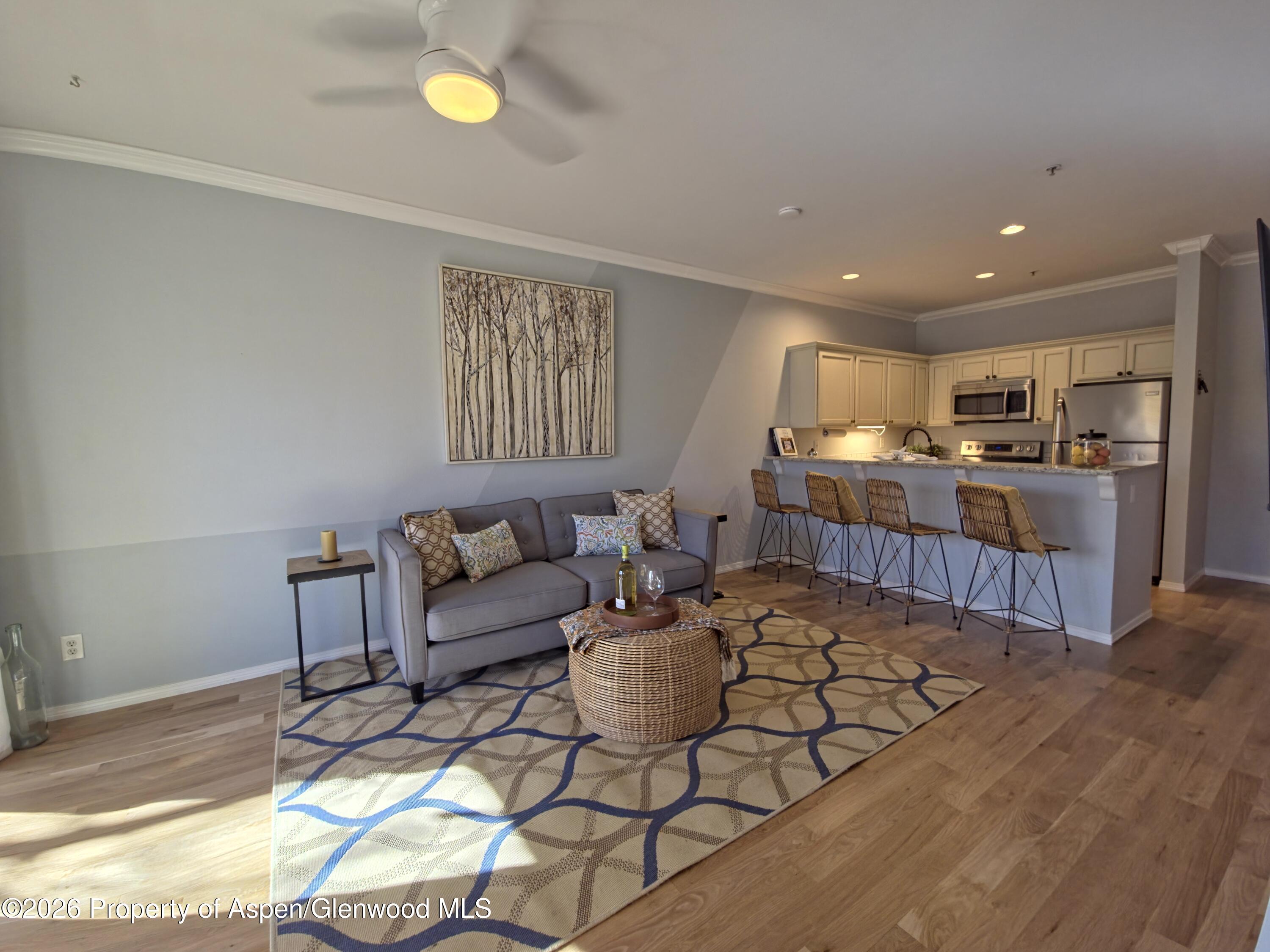 1400 E Valley Road 212