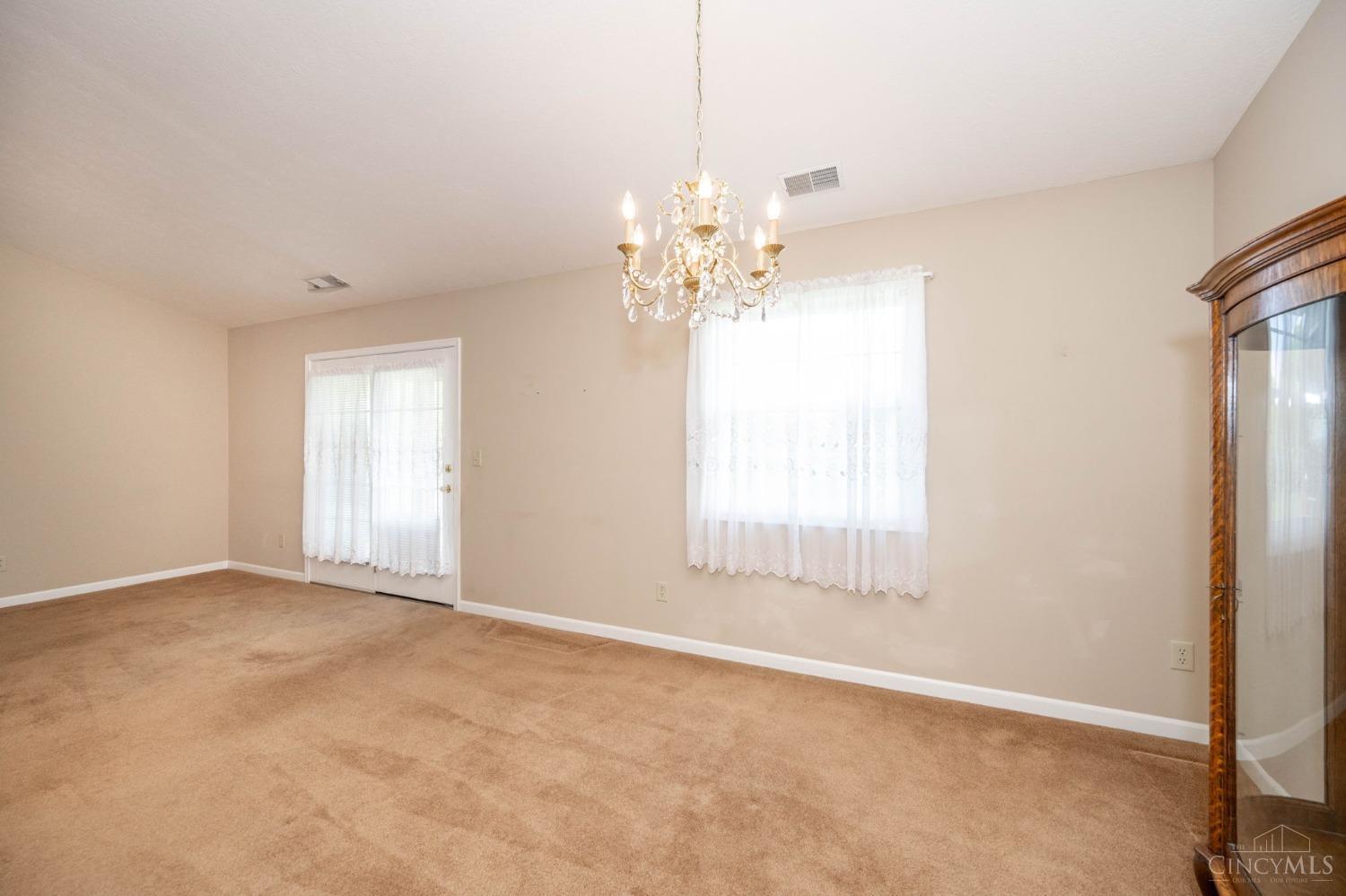 5696 Bridgetown Rd 13