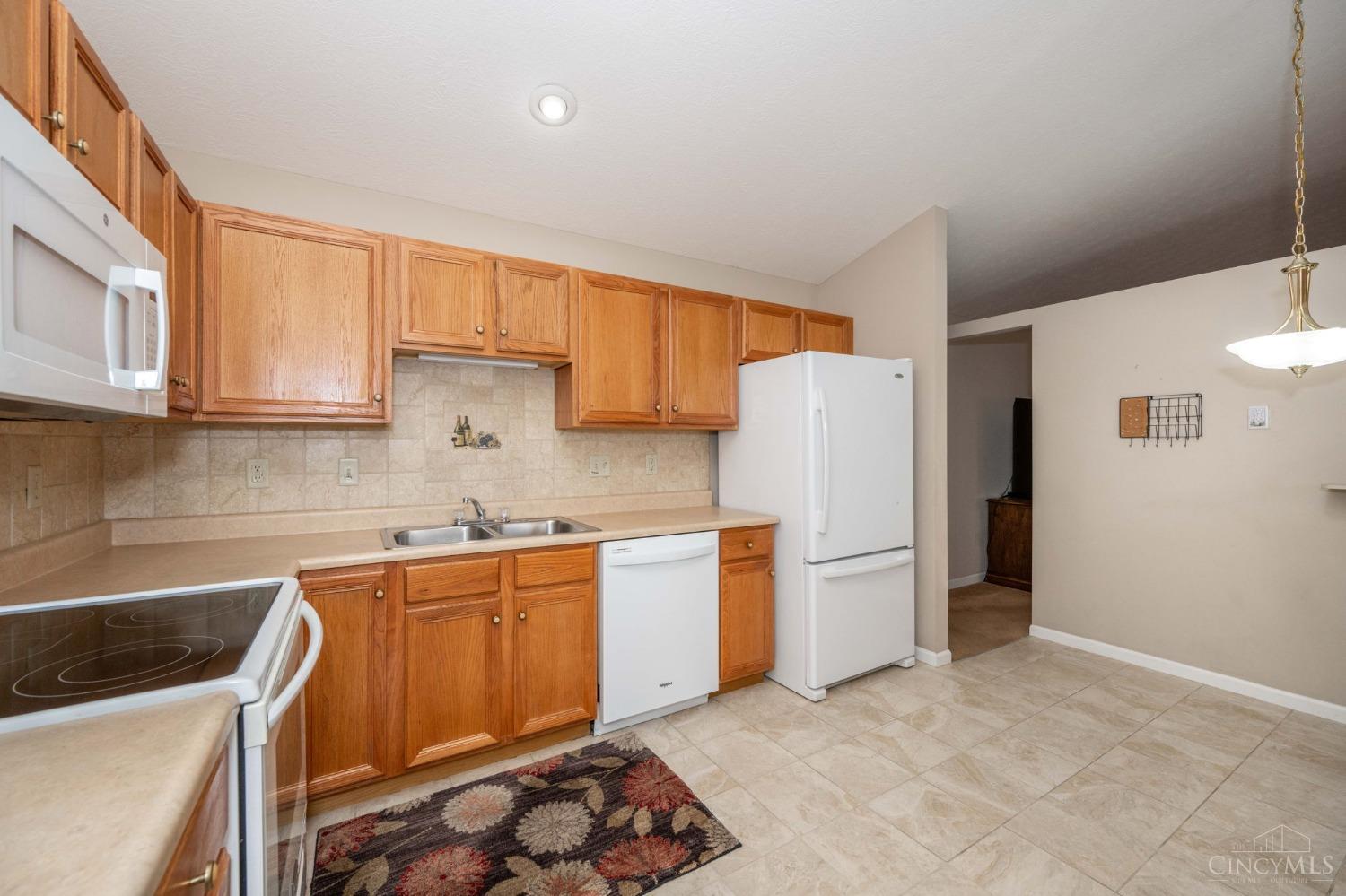 5696 Bridgetown Rd 13