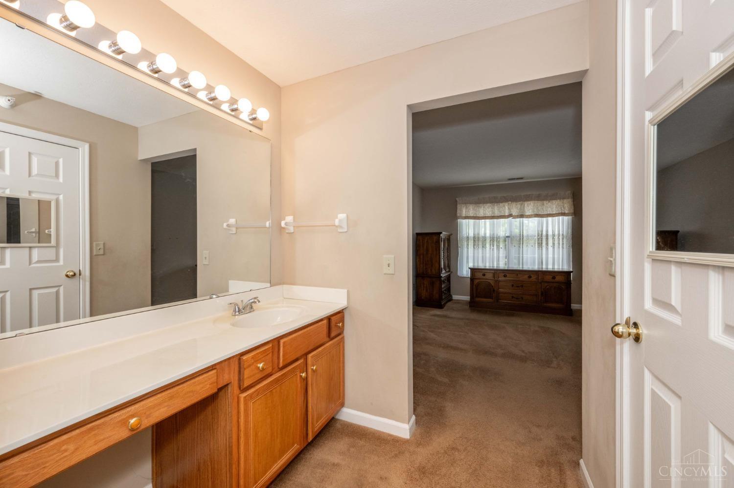 5696 Bridgetown Rd 13