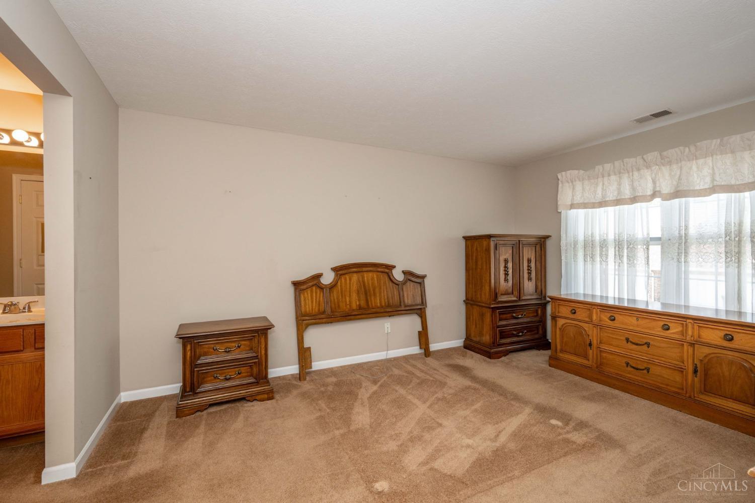 5696 Bridgetown Rd 13
