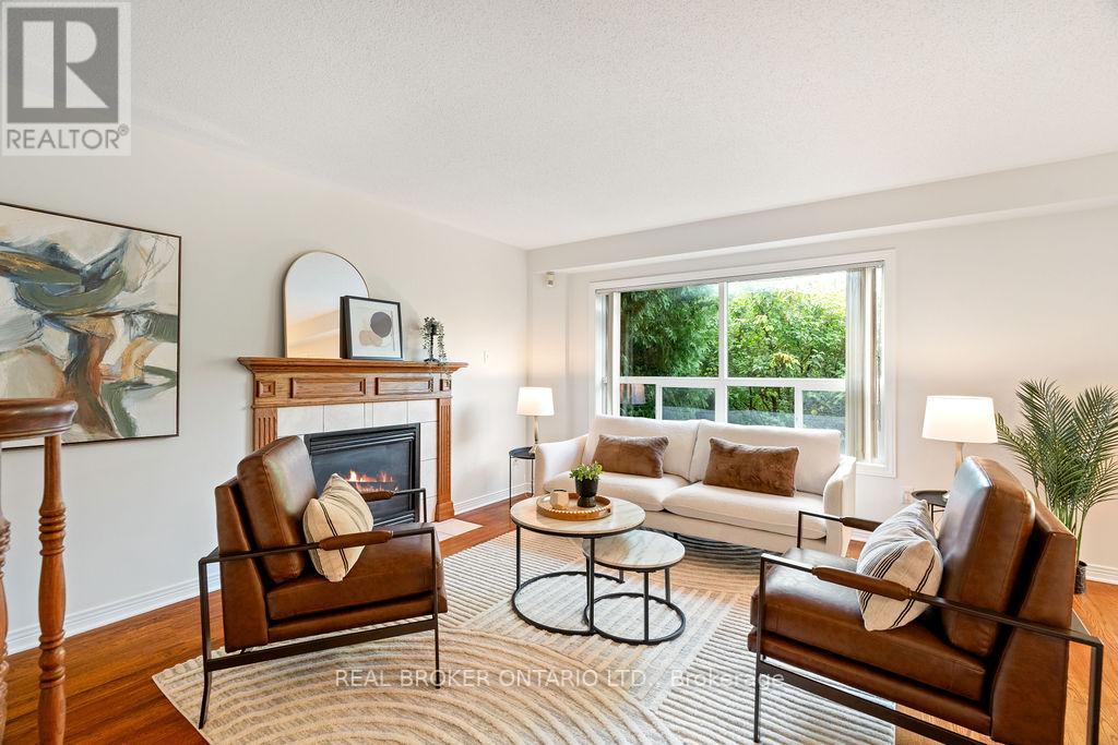 2 SHERRING CRESCENT