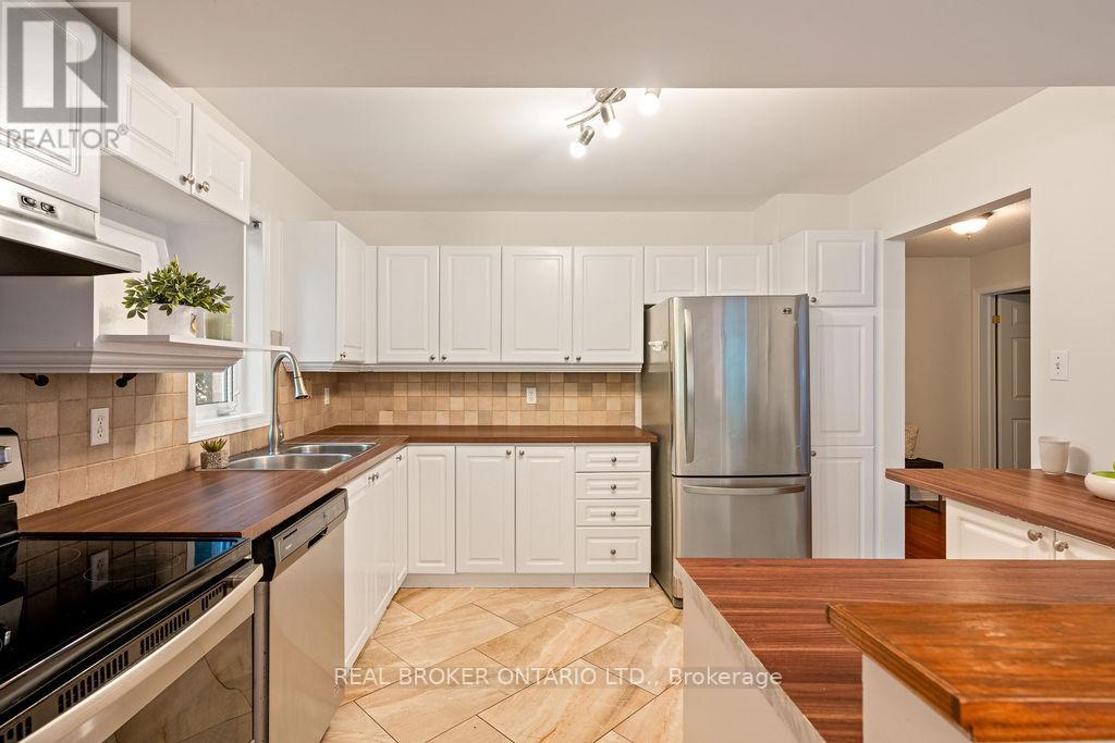 2 SHERRING CRESCENT