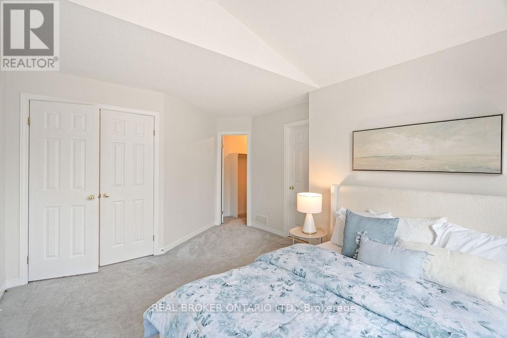 2 SHERRING CRESCENT