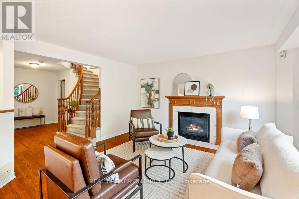 2 SHERRING CRESCENT