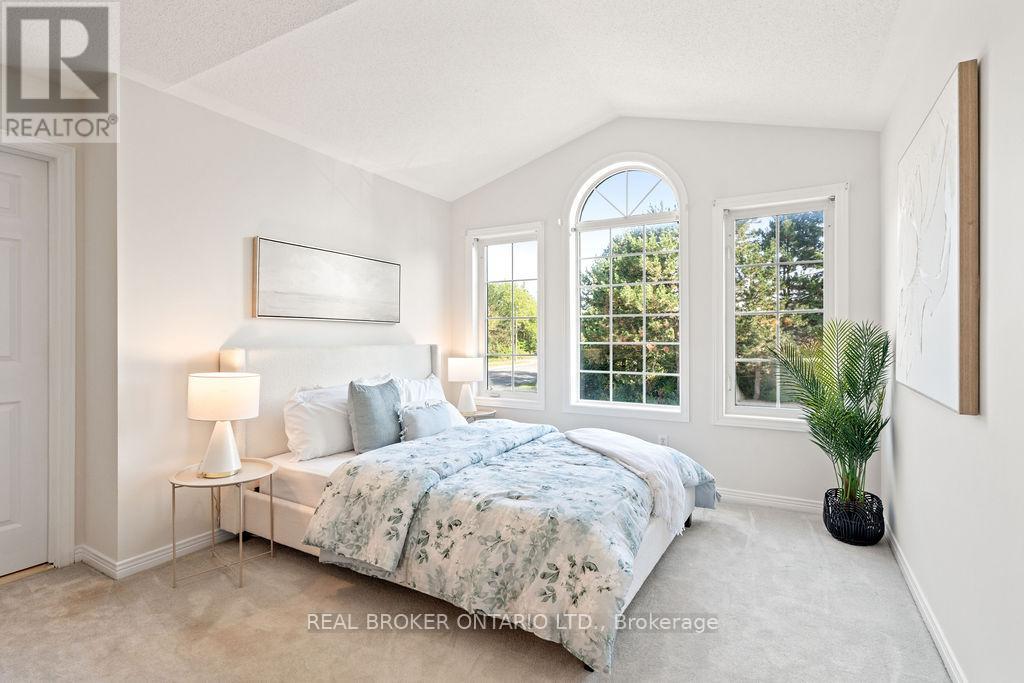 2 SHERRING CRESCENT
