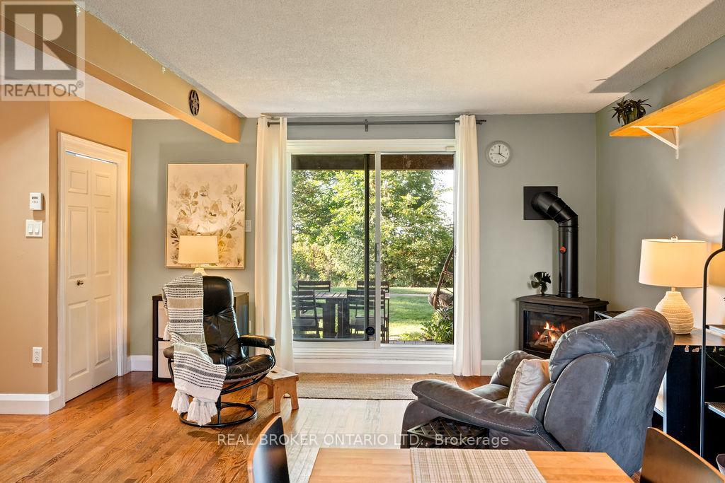 3 - 20 KEMPSTER AVENUE