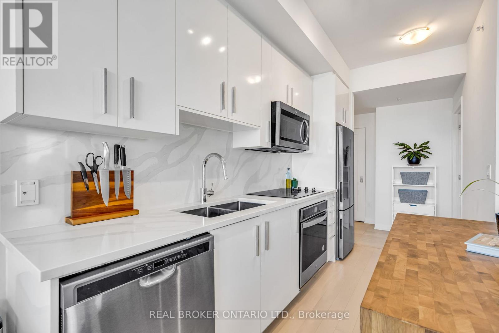 802 - 805 CARLING AVENUE