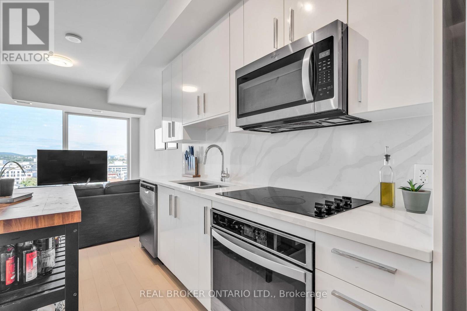 802 - 805 CARLING AVENUE