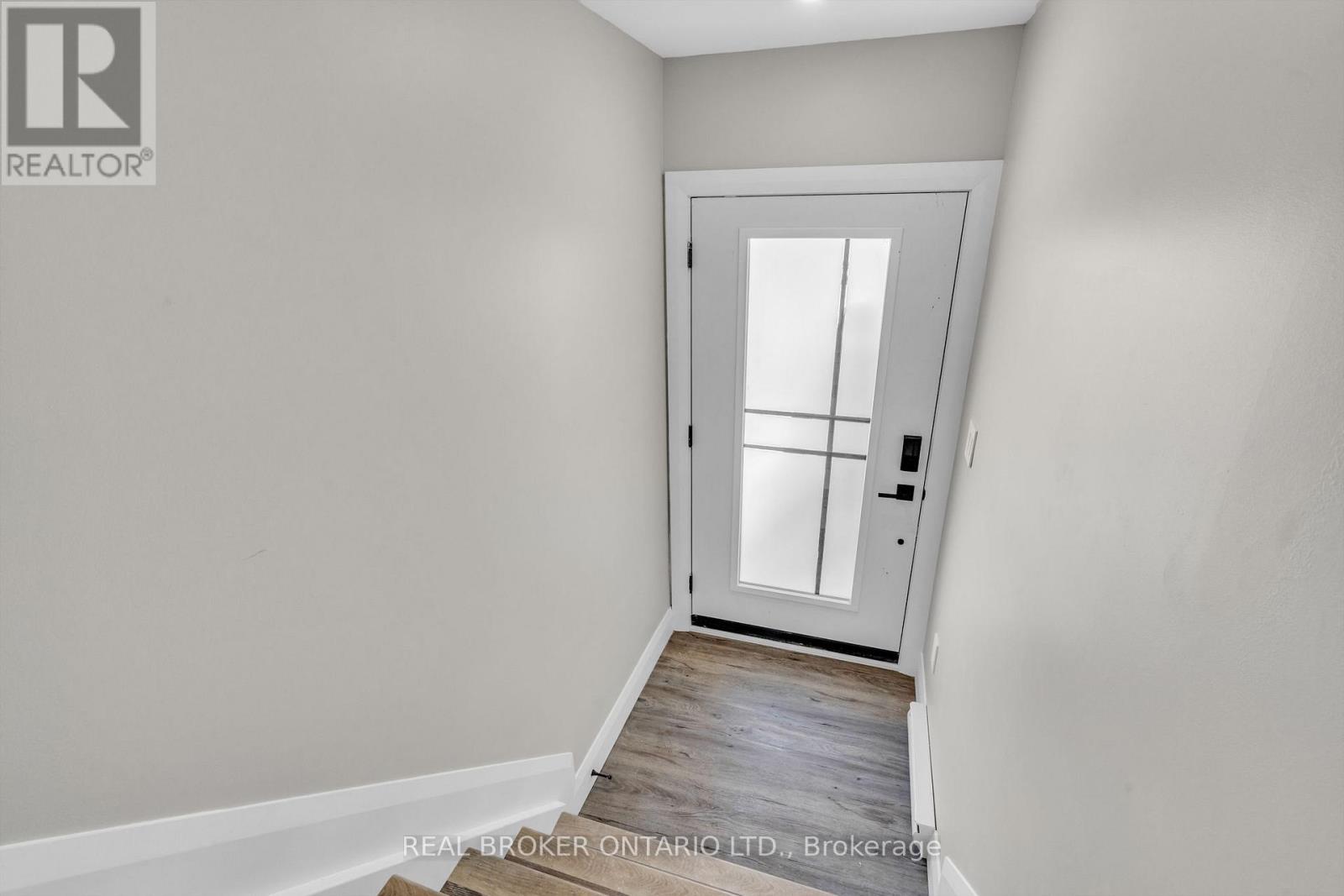 A - 404 ARLINGTON AVENUE