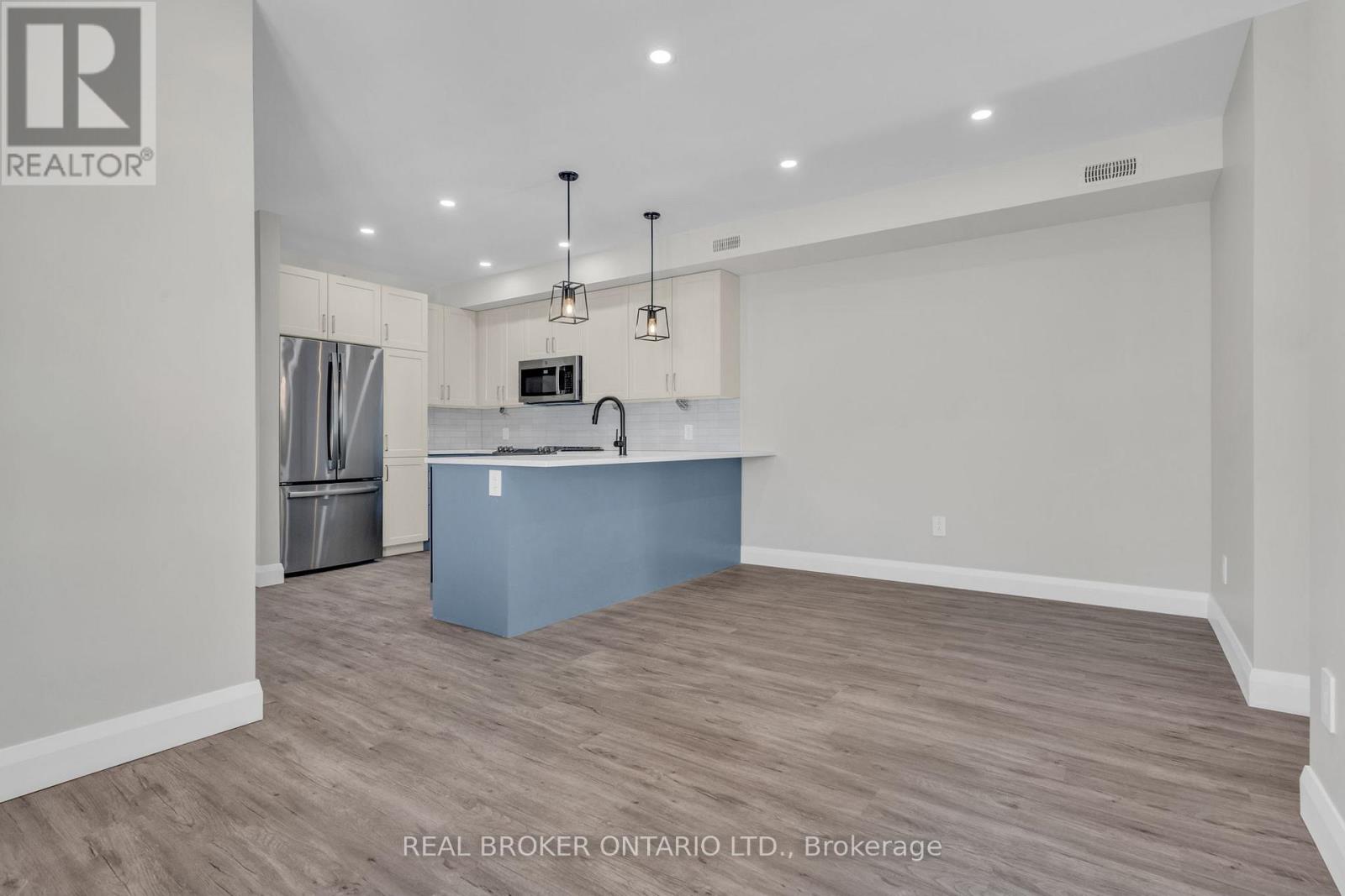 A - 404 ARLINGTON AVENUE
