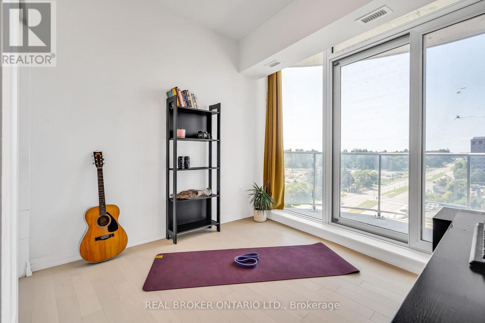 805 UNIT #802 CARLING AVENUE