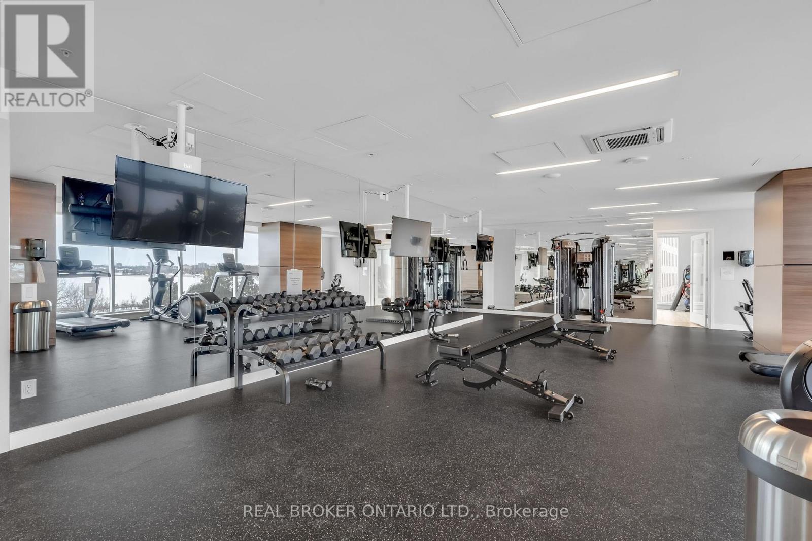 805 UNIT #802 CARLING AVENUE