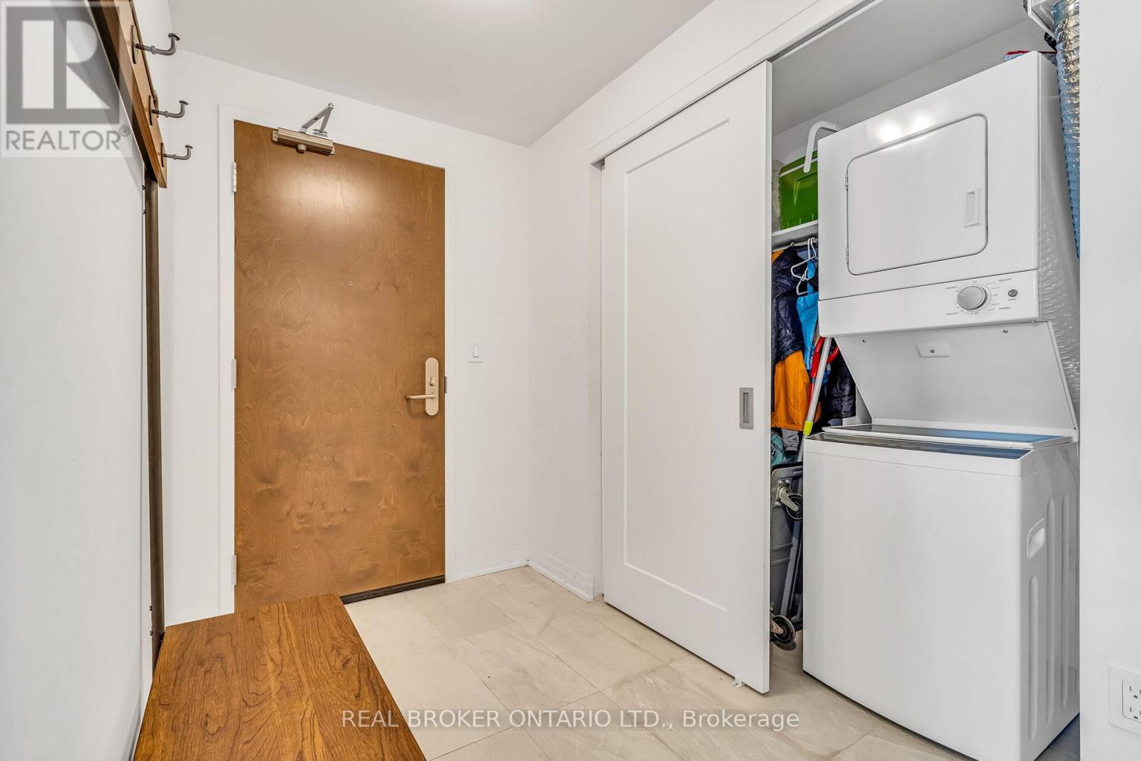 805 UNIT #802 CARLING AVENUE