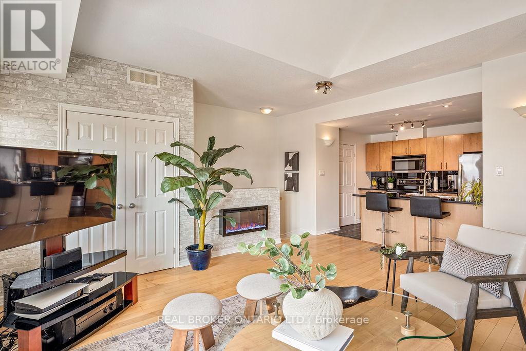 10 - 165 WATERBRIDGE DRIVE