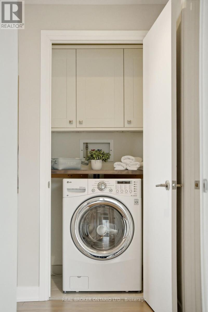 1403 - 428 SPARKS STREET