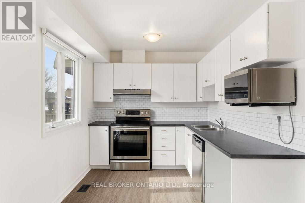 27 - 3205 UPLANDS DRIVE