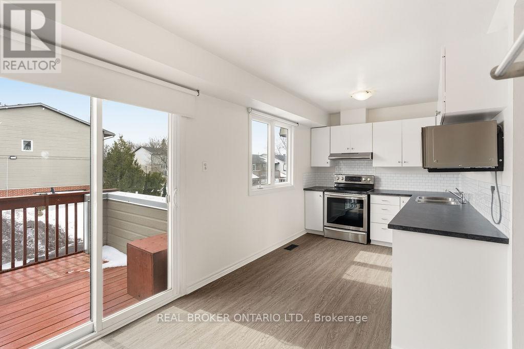 27 - 3205 UPLANDS DRIVE