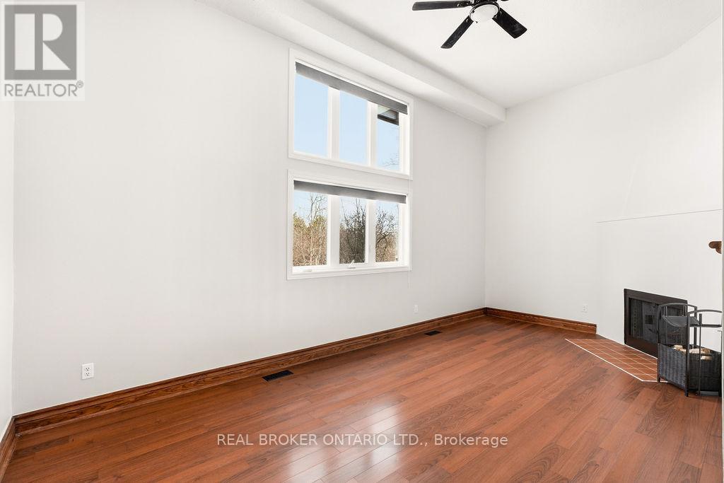 27 - 3205 UPLANDS DRIVE