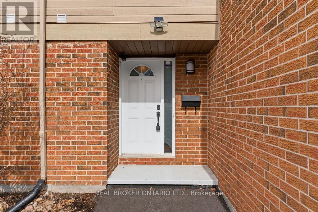 27 - 3205 UPLANDS DRIVE