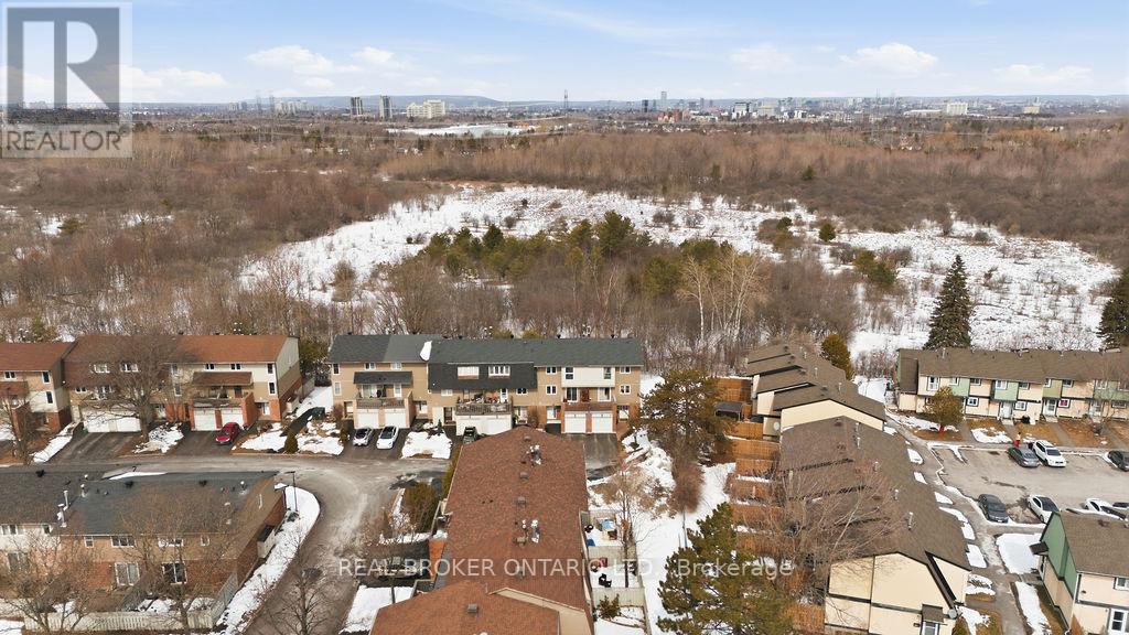 27 - 3205 UPLANDS DRIVE