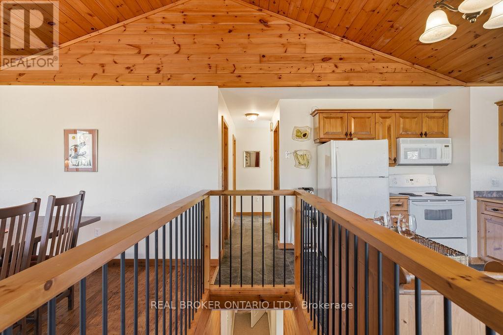 2225 GREEN BAY ROAD