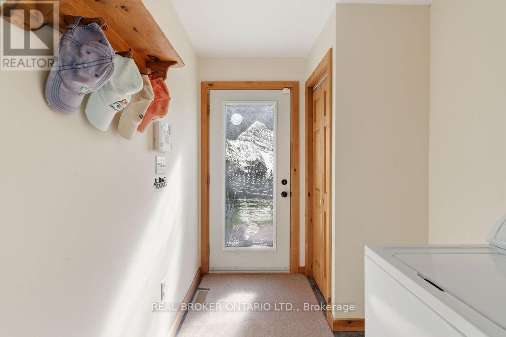 2225 GREEN BAY ROAD