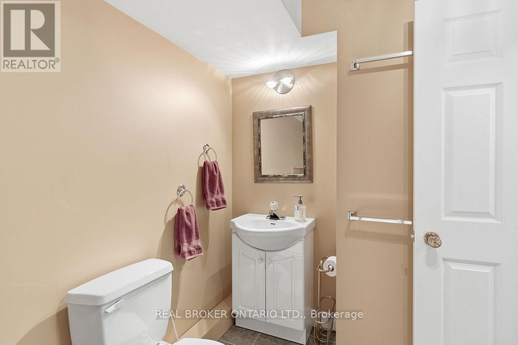 2225 GREEN BAY ROAD