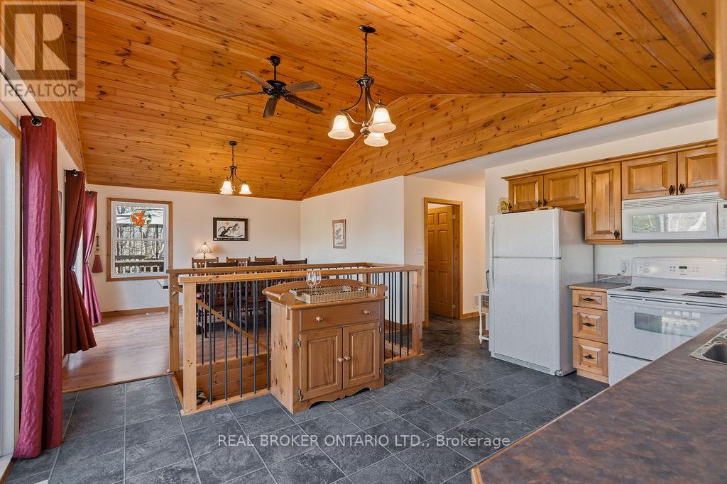 2225 GREEN BAY ROAD