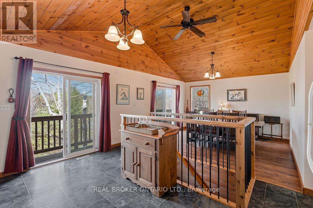2225 GREEN BAY ROAD