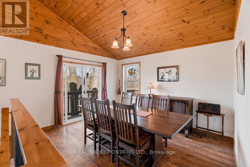 2225 GREEN BAY ROAD