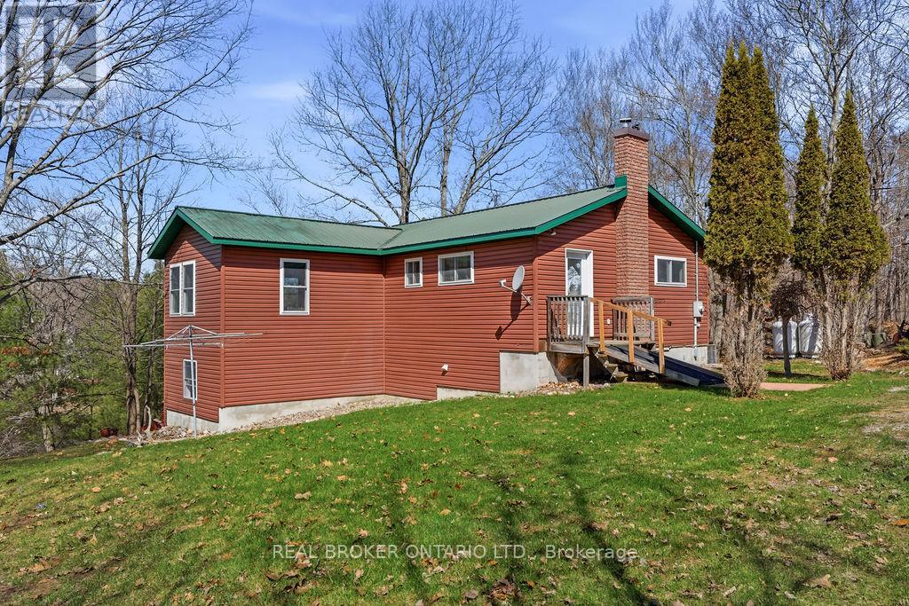2225 GREEN BAY ROAD