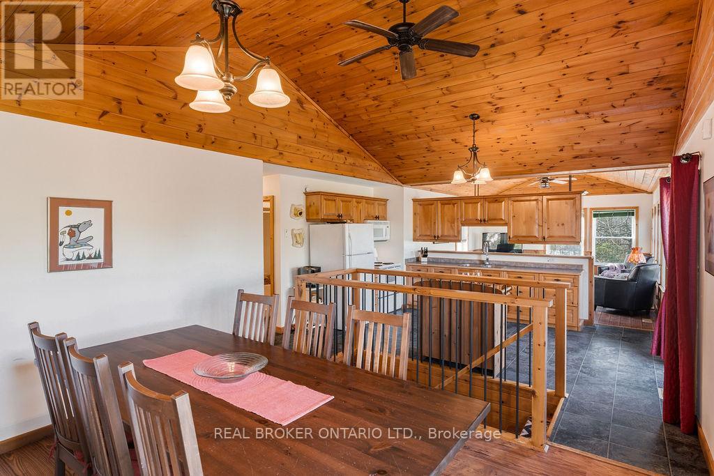 2225 GREEN BAY ROAD